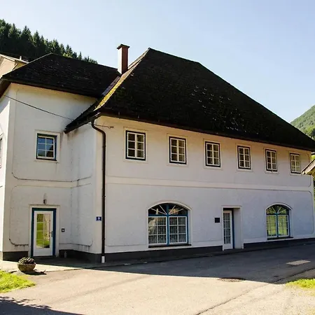 Im Nationalpark Kalkalpen 1 *